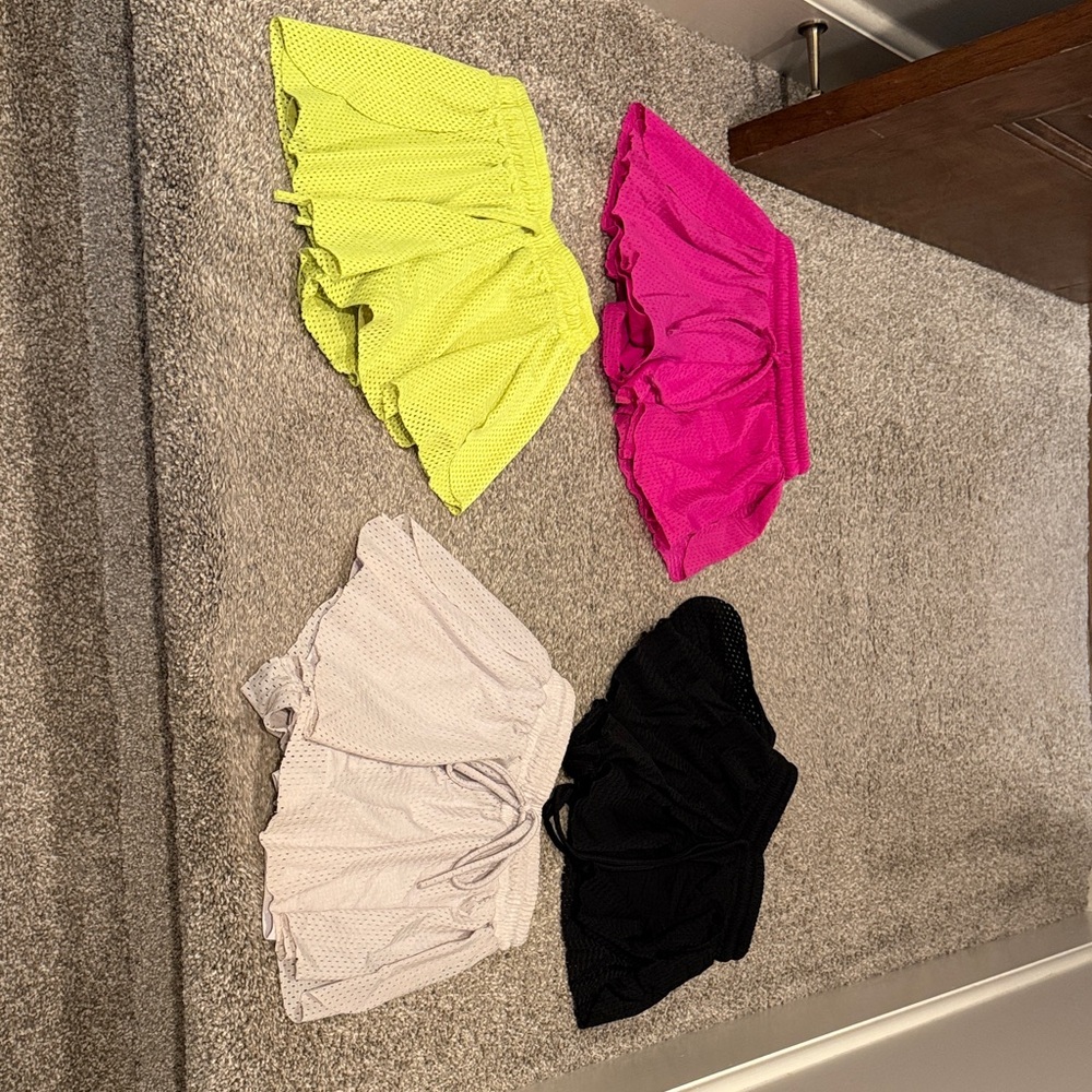 Set of 4 FBZ Flowers by Zoe Shorts in Neon Yellow, Hot Pink, Black & White M